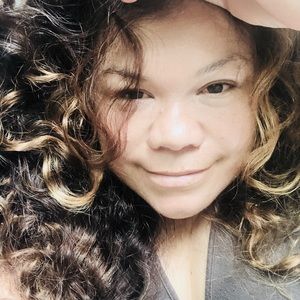 Meet your Posher, Celia